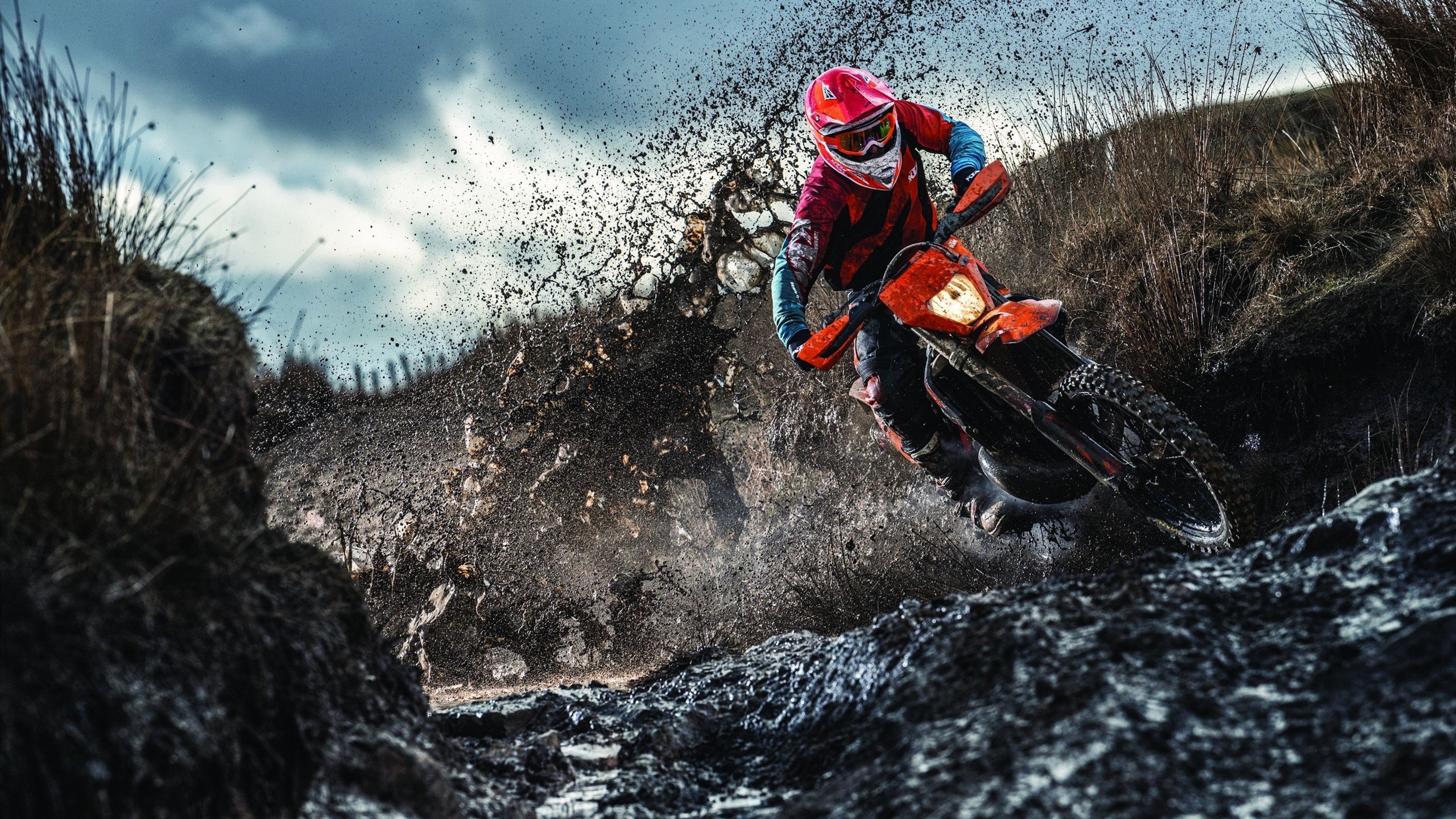 跳水比赛奥地利男队精准入水，奥地利跳水运动员